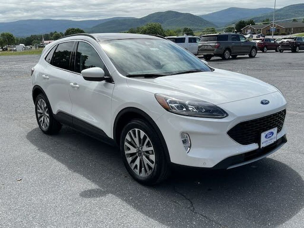 2022 Ford Escape Titanium