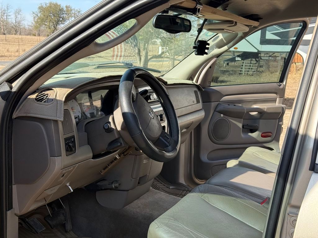2004 Dodge Ram 2500 truck Slt