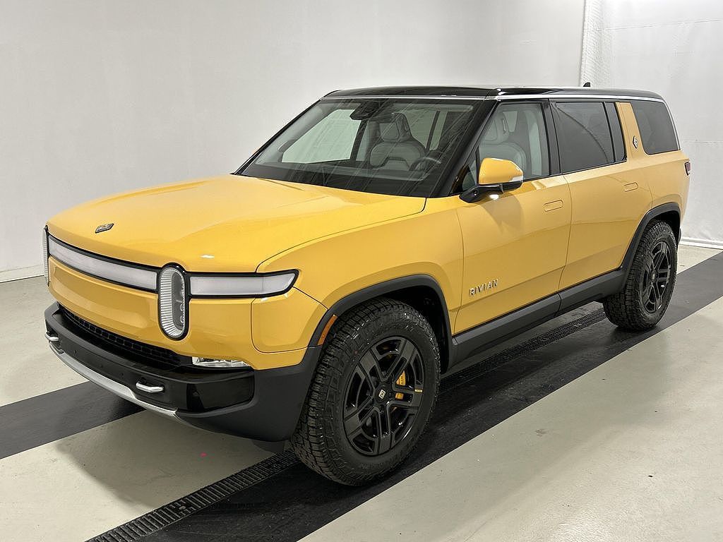 2023 Rivian R1s Adventure